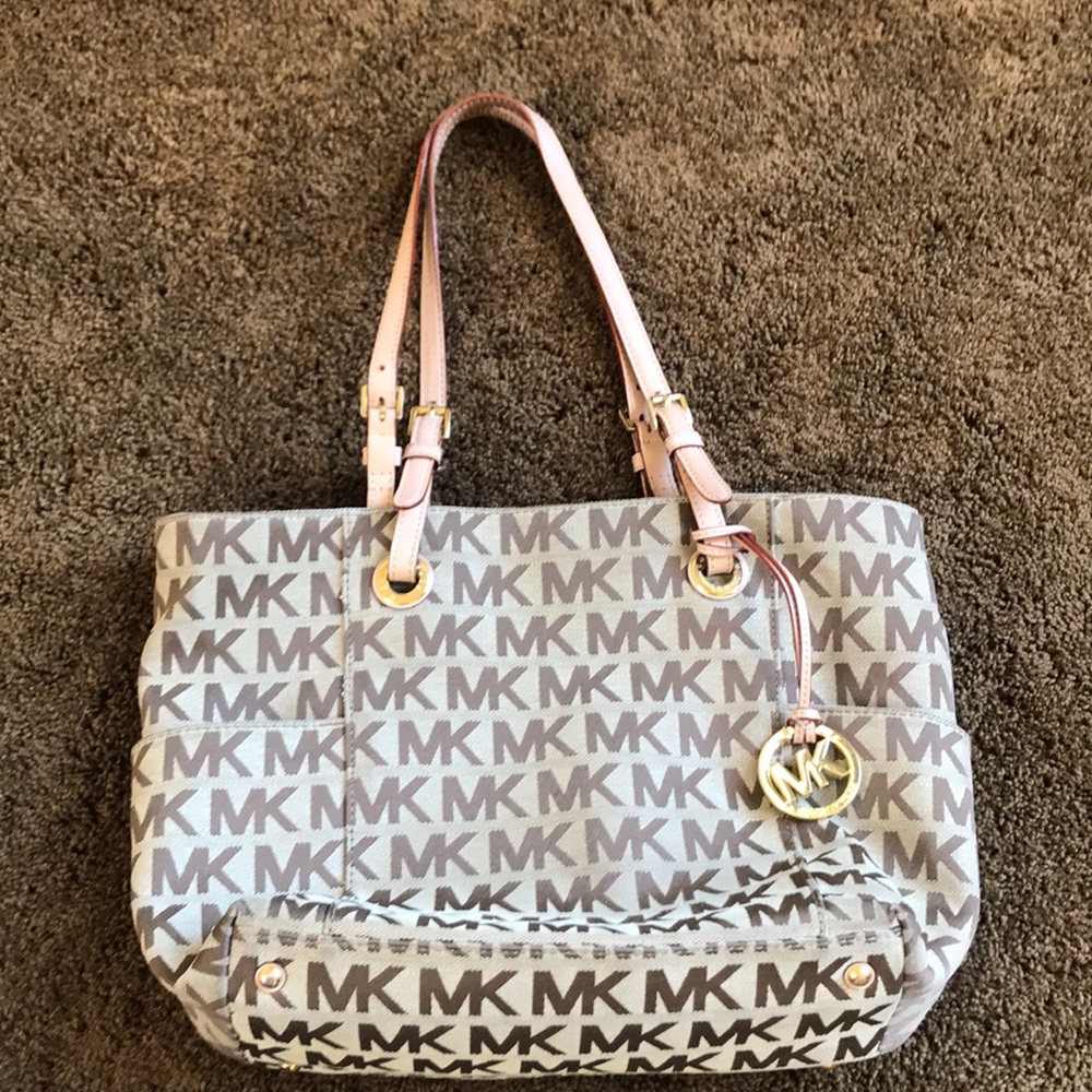 Michael Kors Jet Set Tote